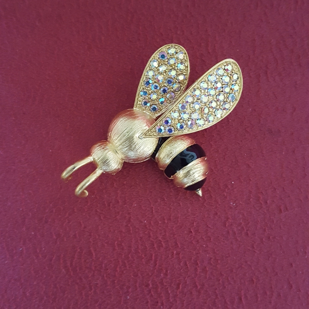 Bubble Bee Pin